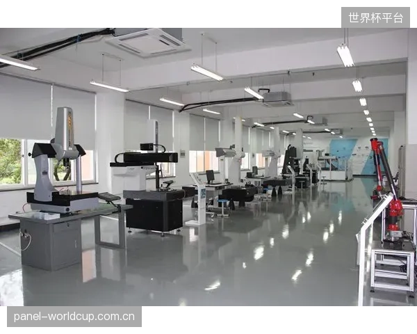 从实验室到赛场：辛辛那提大学皮革研究实验室如何通过与品牌合作，将天然油脂浸渍工艺的拉伸应变数据转化为更耐用的手套产品